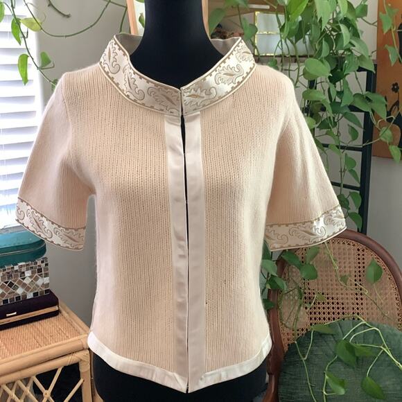 Vintage 50s/60s Robinson’s British Colony Cream Knit Cropped Hostess Sweater - Picture 1 of 8